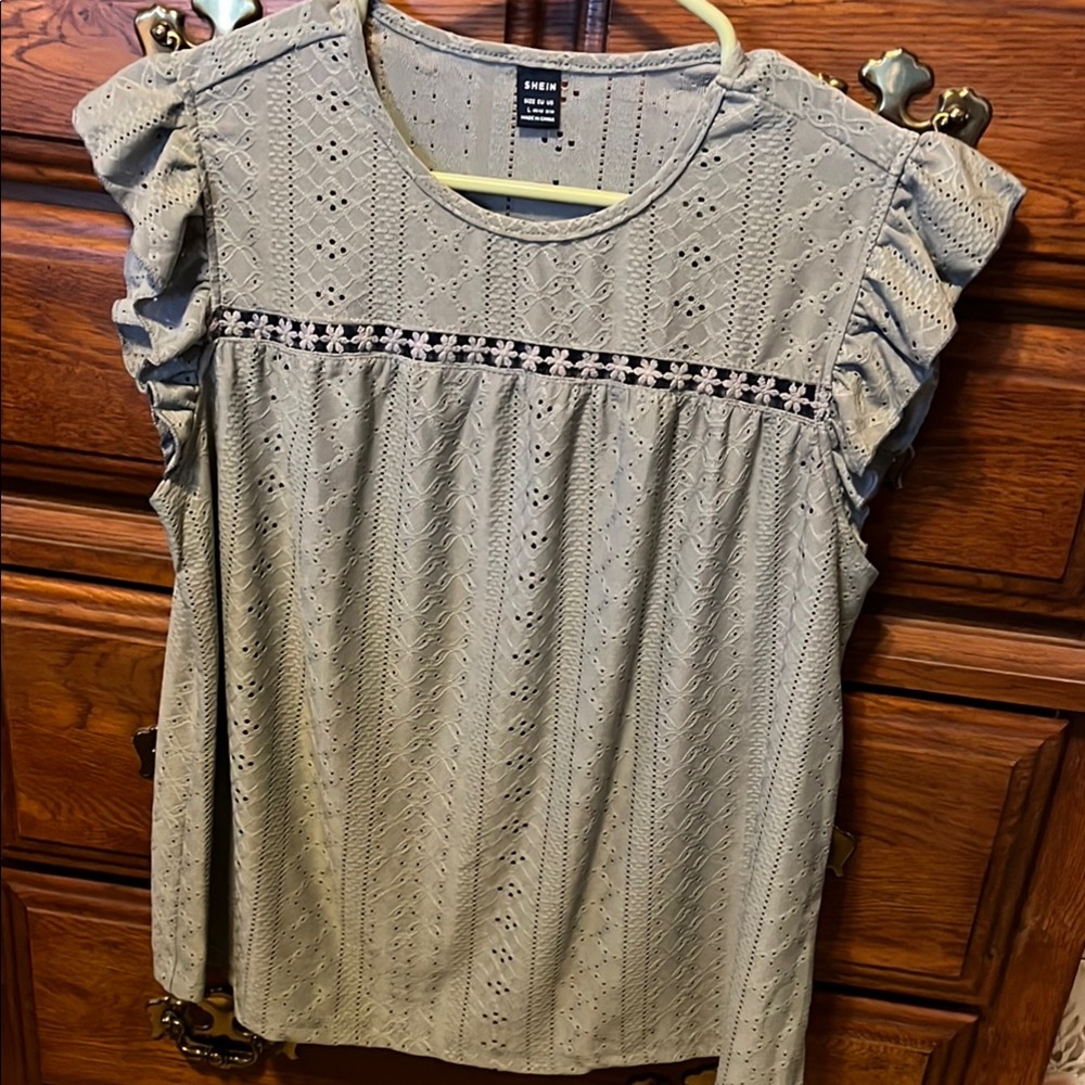SHEIN  Gray Ruffled Flutter Sleeve Blouse with Crew Neck size large